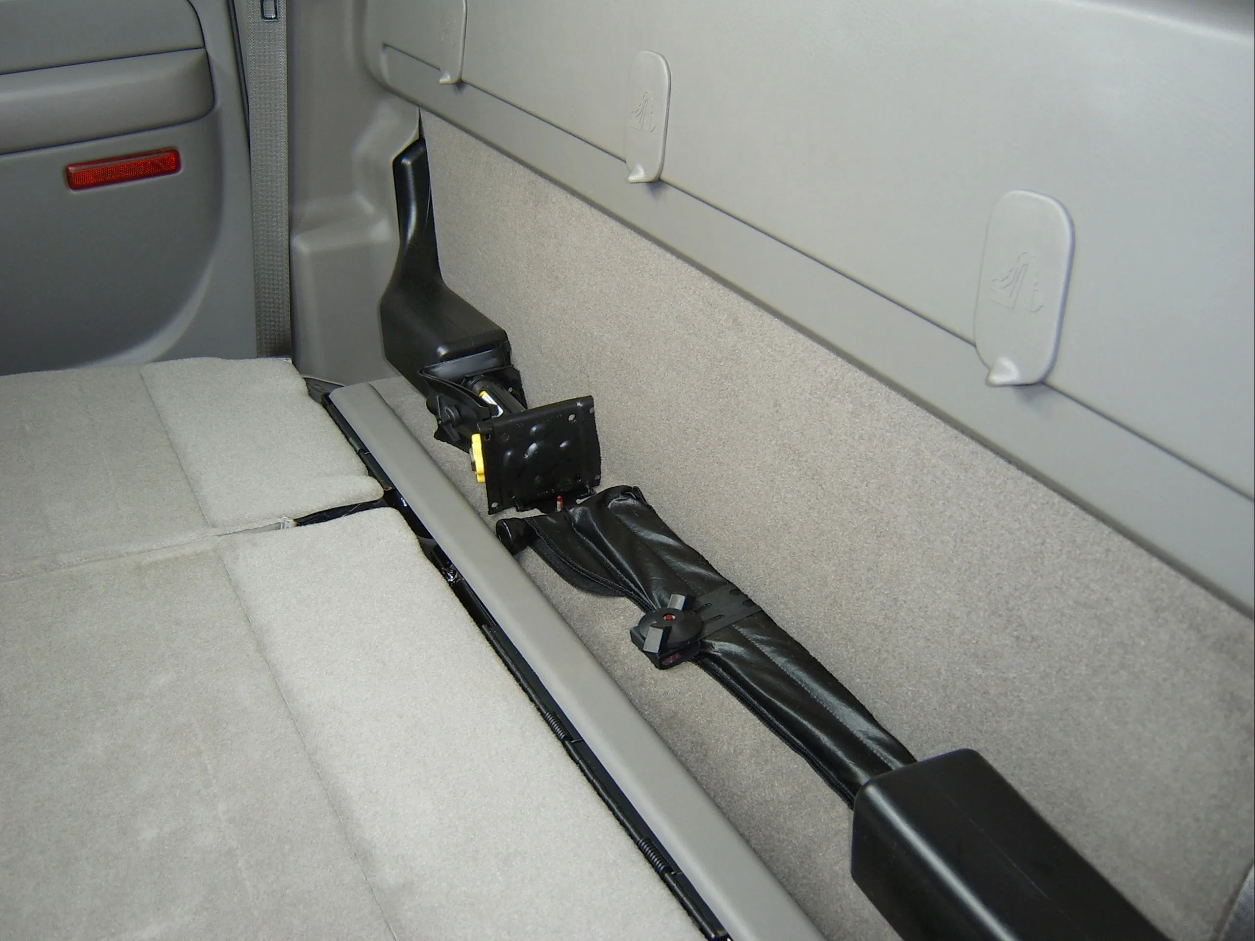 DU-HA 10023 DU-HA® Behind The Seat Storage; Incl. Gun Rack/Organizer; Black;